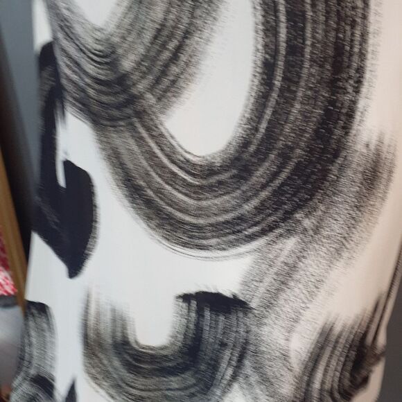 Zara Abstract Black and Off White Dress - Picture 10 of 14